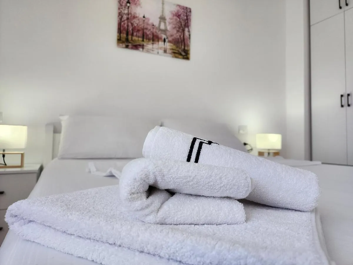 Vlora Apartment With Seaview At Skela